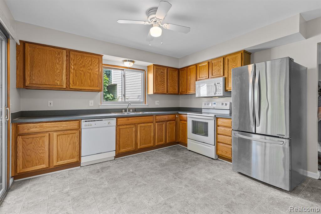 2854 Roundtree Drive