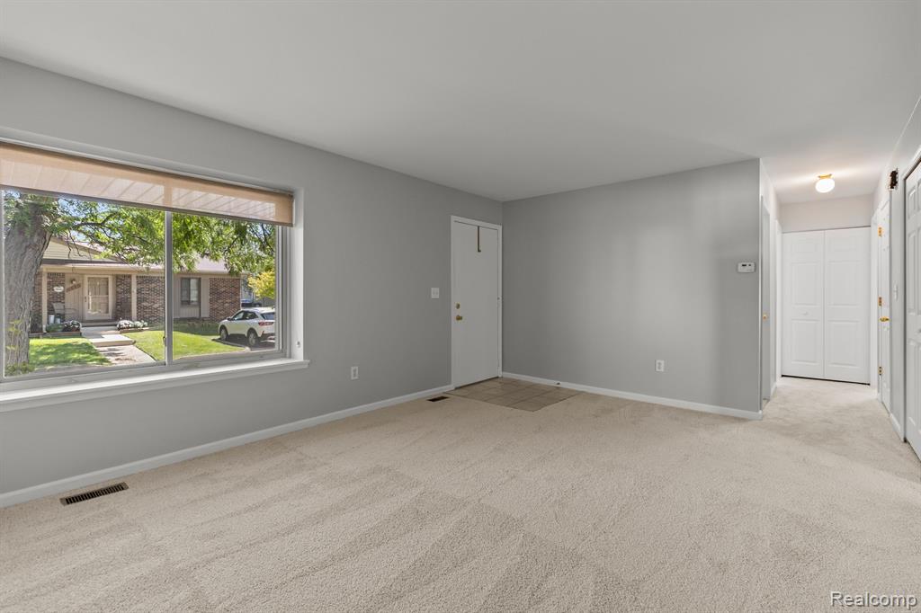 2854 Roundtree Drive