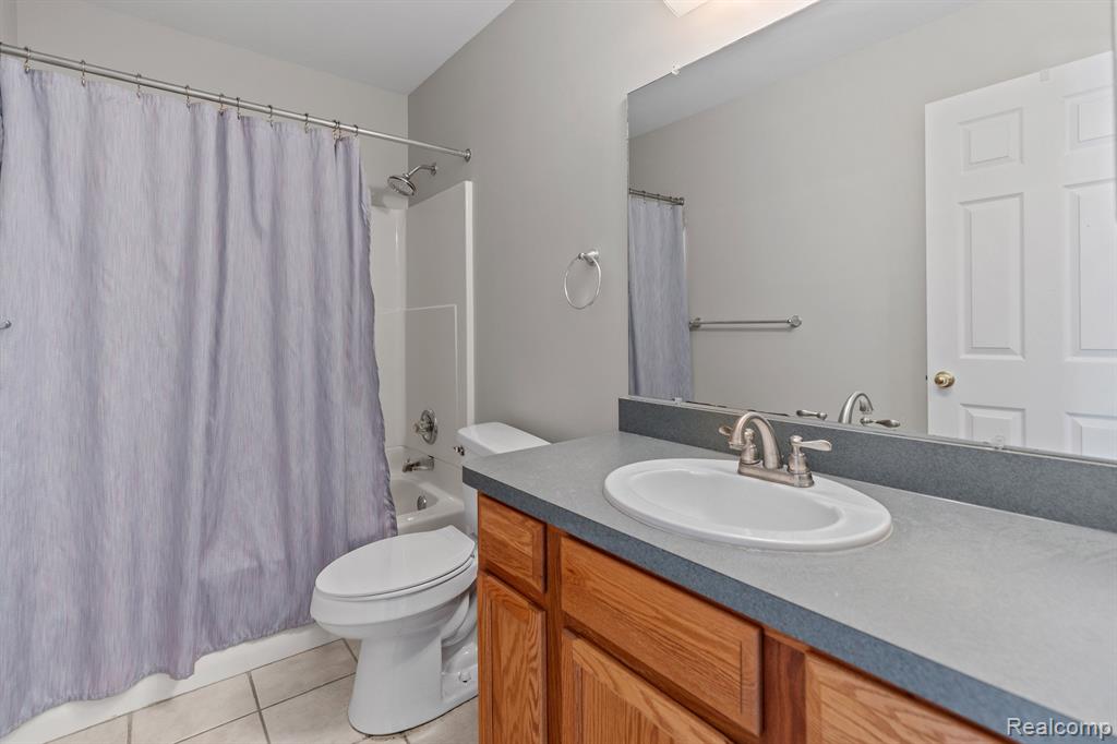 2854 Roundtree Drive