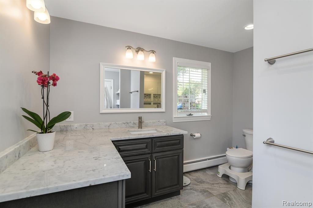 31961 Robinhood Drive