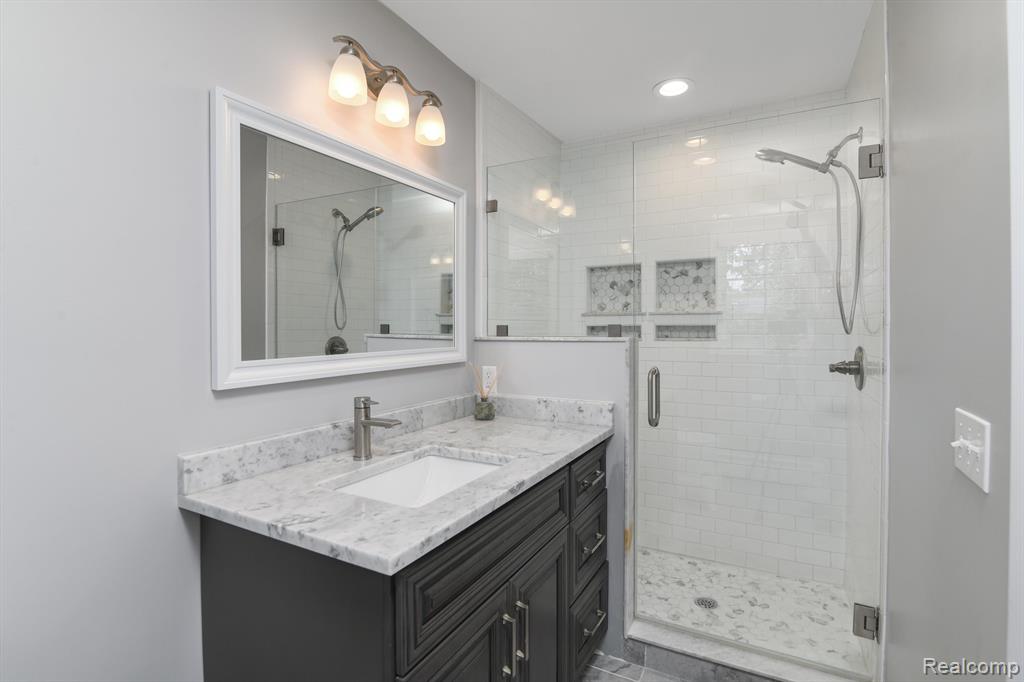 31961 Robinhood Drive