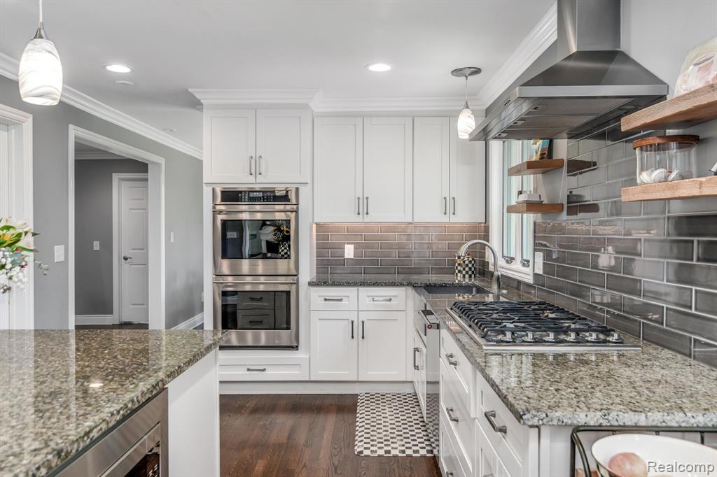 31961 Robinhood Drive