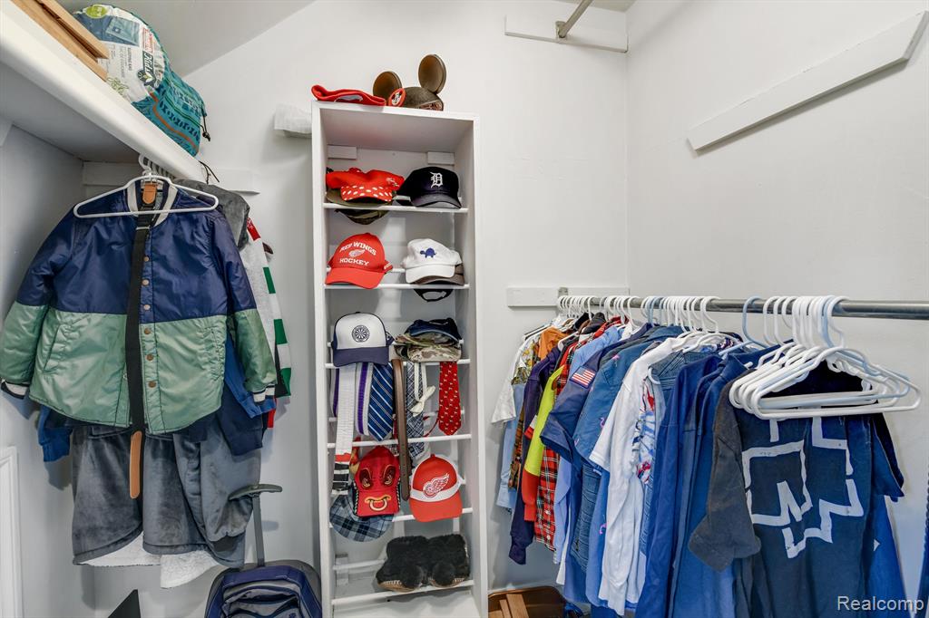 31961 Robinhood Drive