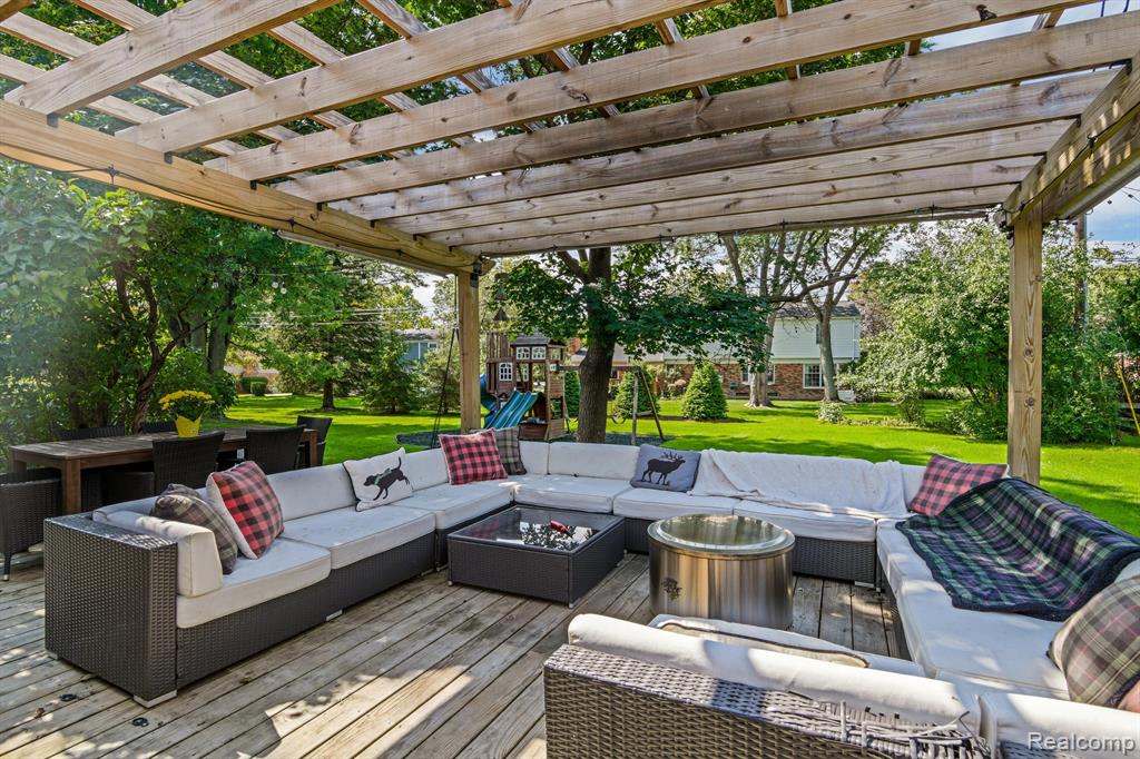 31961 Robinhood Drive