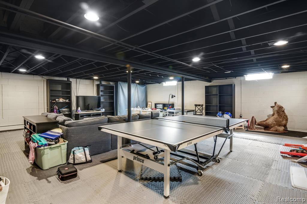 31961 Robinhood Drive