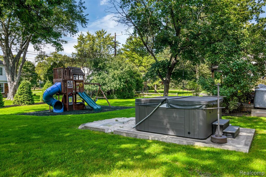 31961 Robinhood Drive