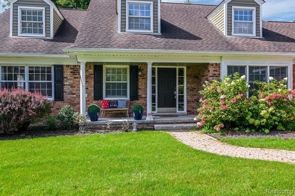 31961 Robinhood Drive