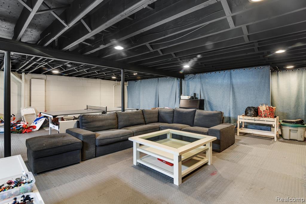 31961 Robinhood Drive