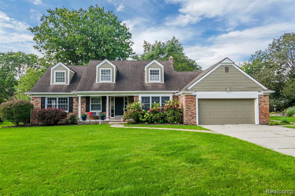 31961 Robinhood Drive