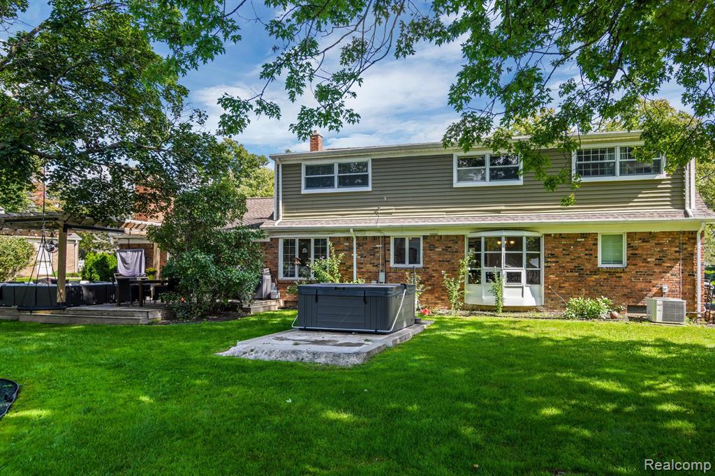 31961 Robinhood Drive