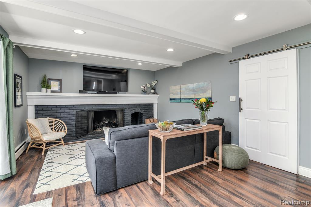 31961 Robinhood Drive