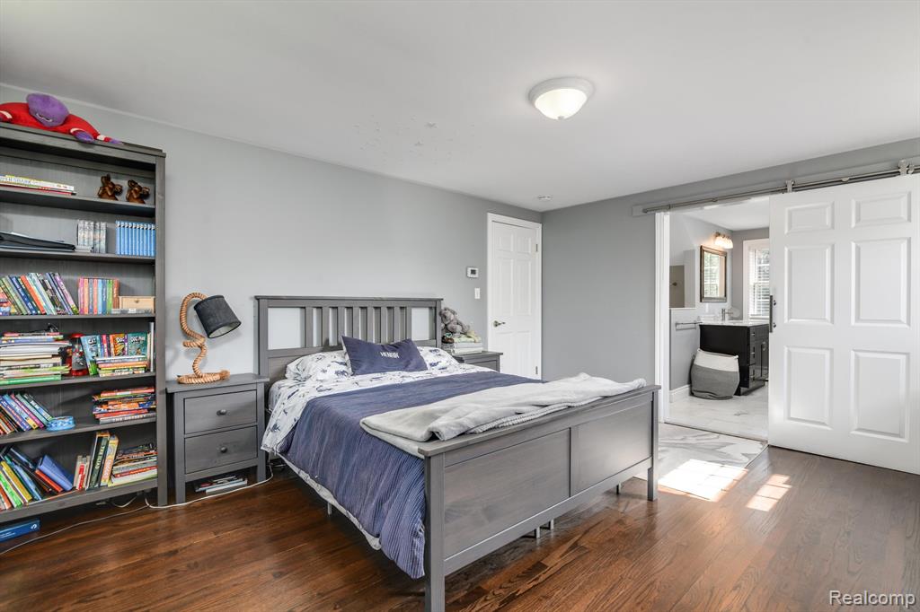 31961 Robinhood Drive