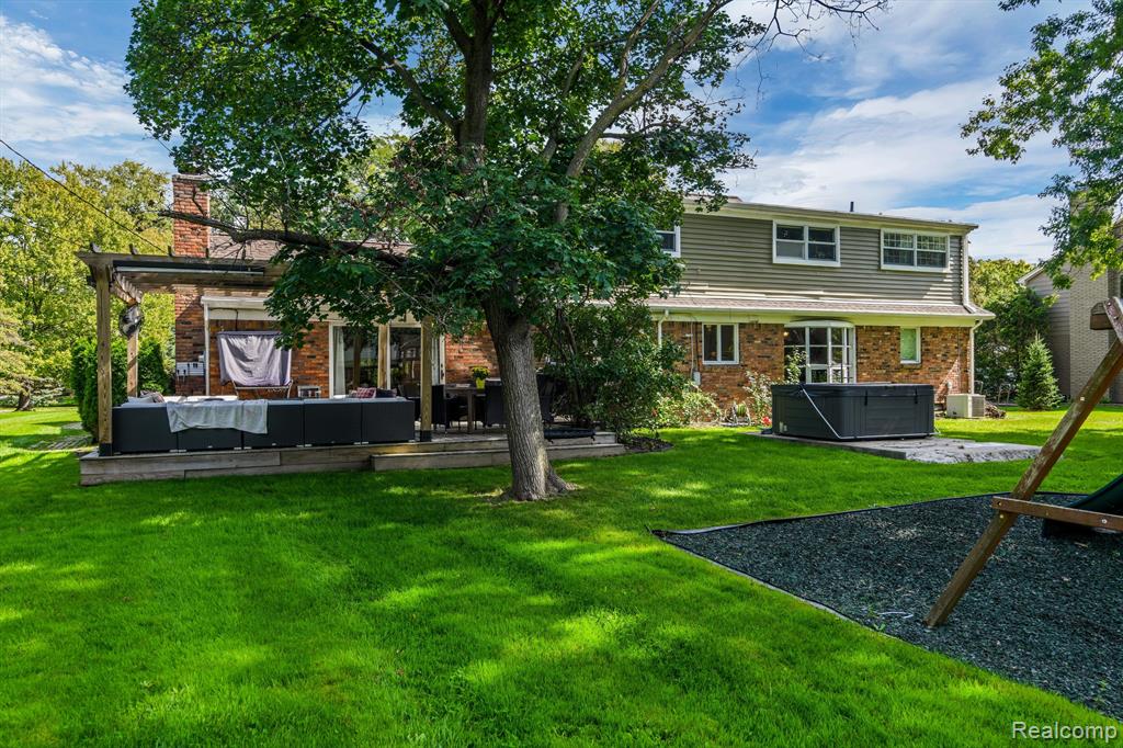 31961 Robinhood Drive