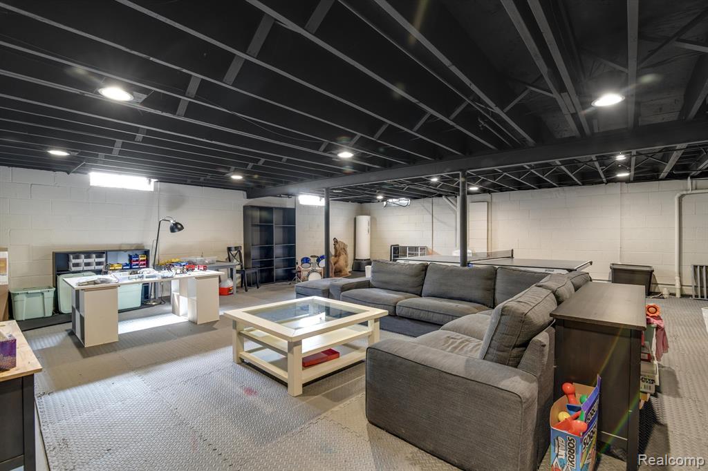 31961 Robinhood Drive