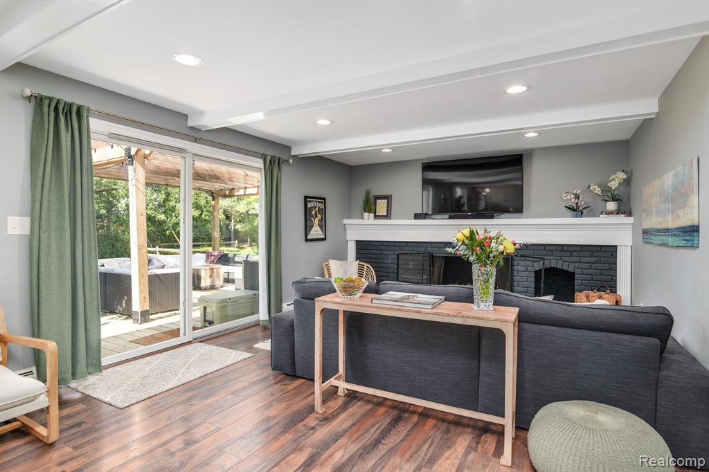 31961 Robinhood Drive