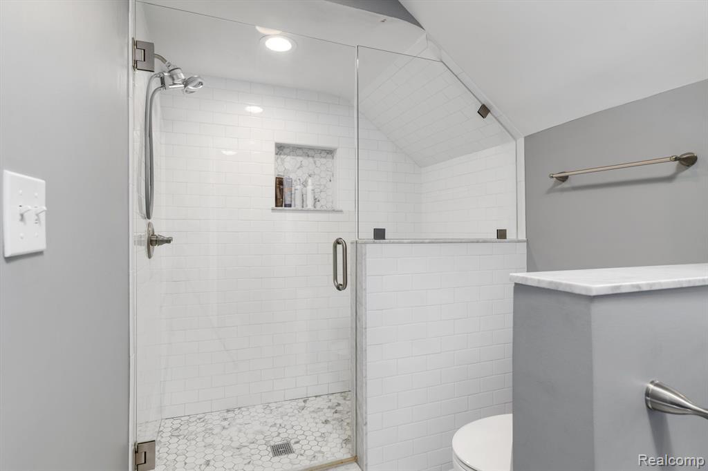 31961 Robinhood Drive