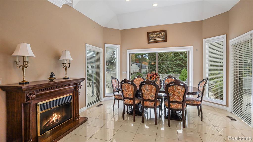 13453 Lakeview Drive