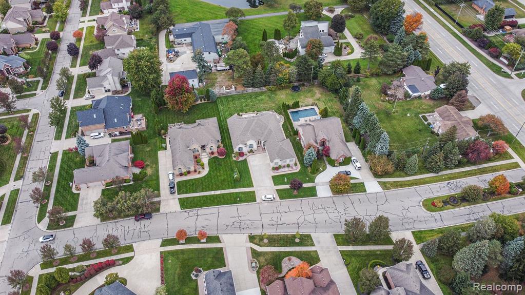 13453 Lakeview Drive