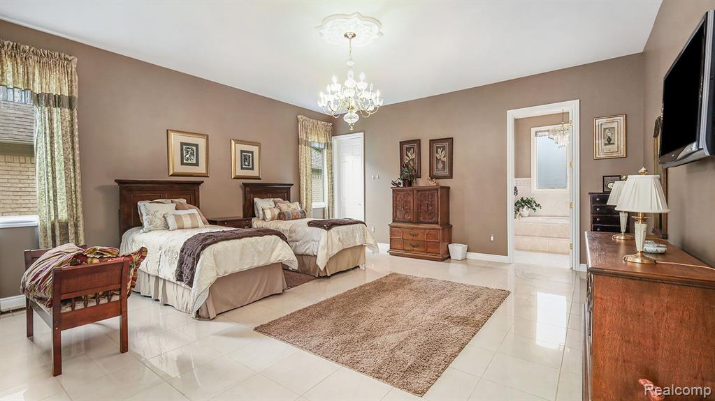 13453 Lakeview Drive