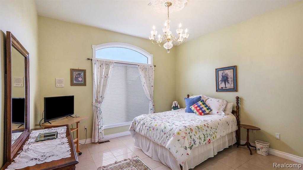 13453 Lakeview Drive