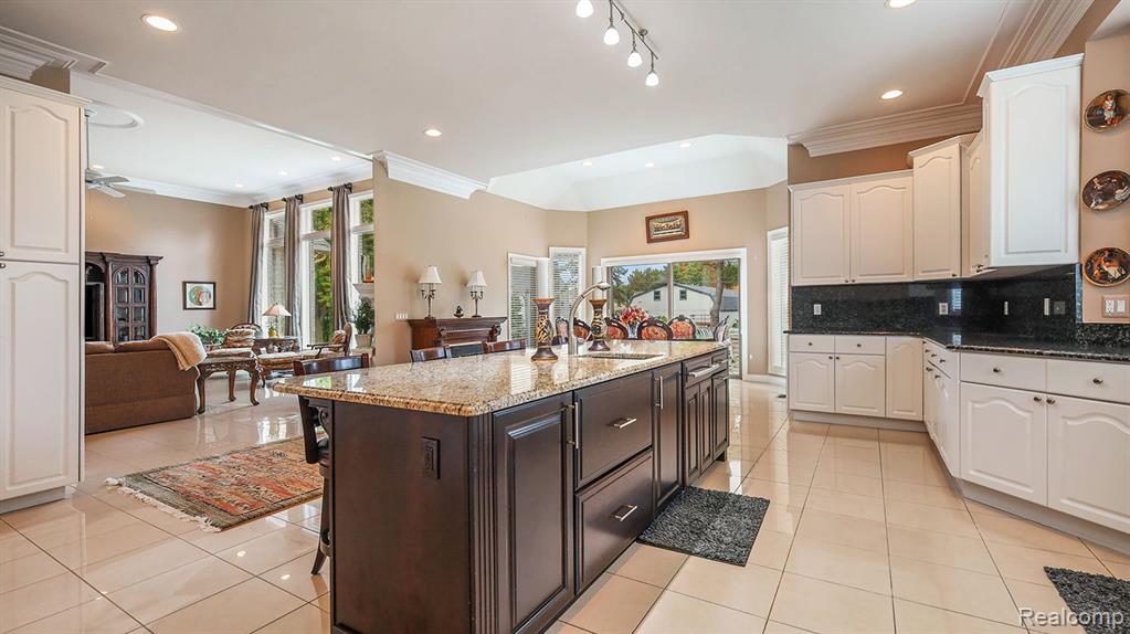 13453 Lakeview Drive