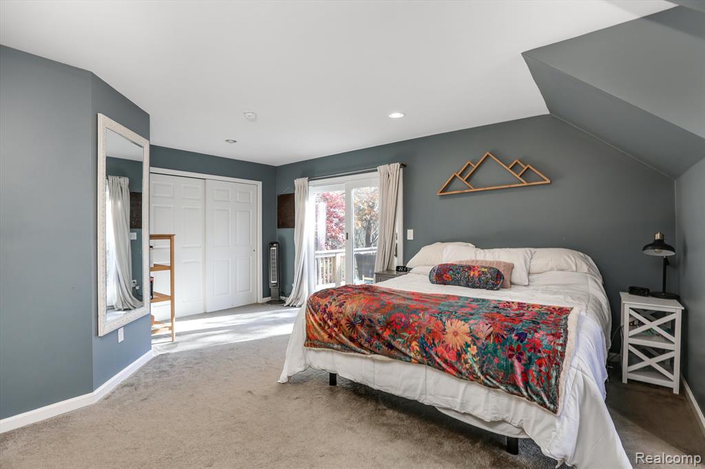 3895 Lakeview Boulevard