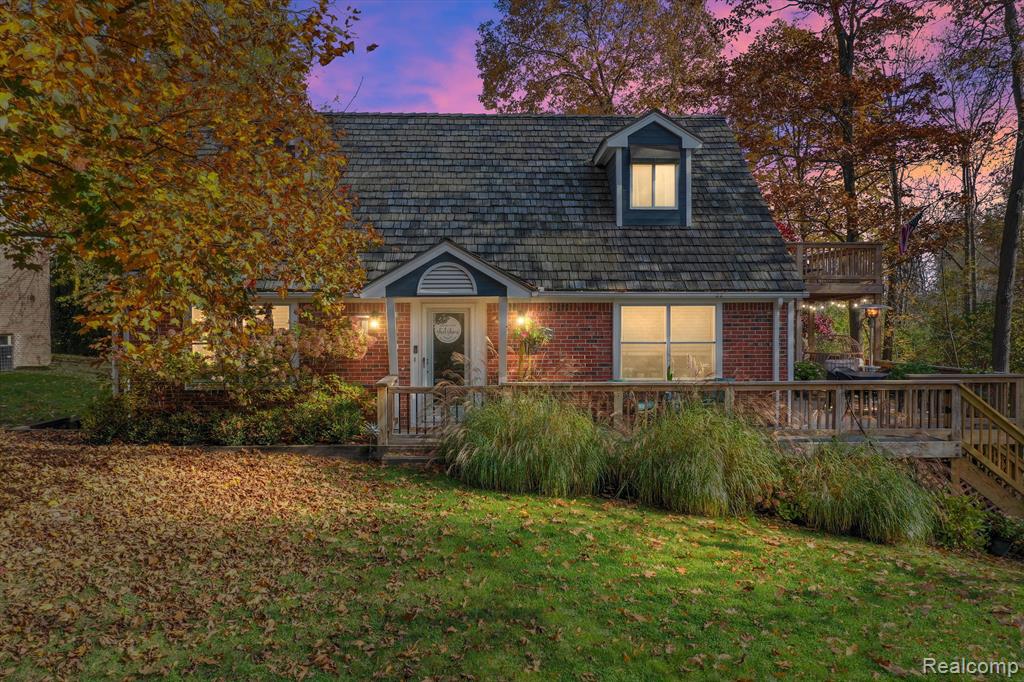 3895 Lakeview Boulevard