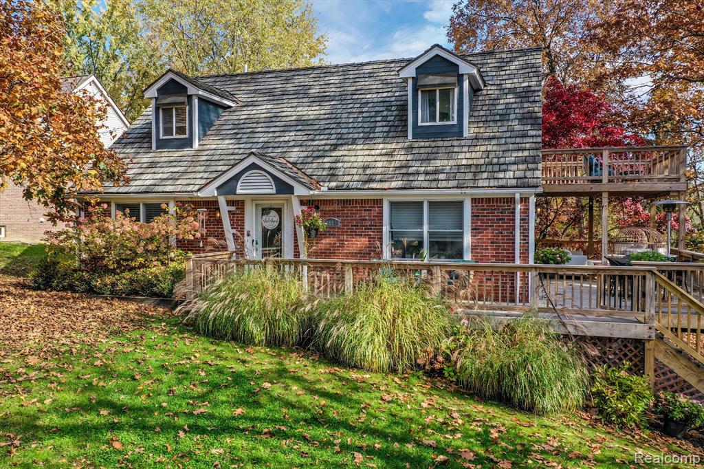 3895 Lakeview Boulevard