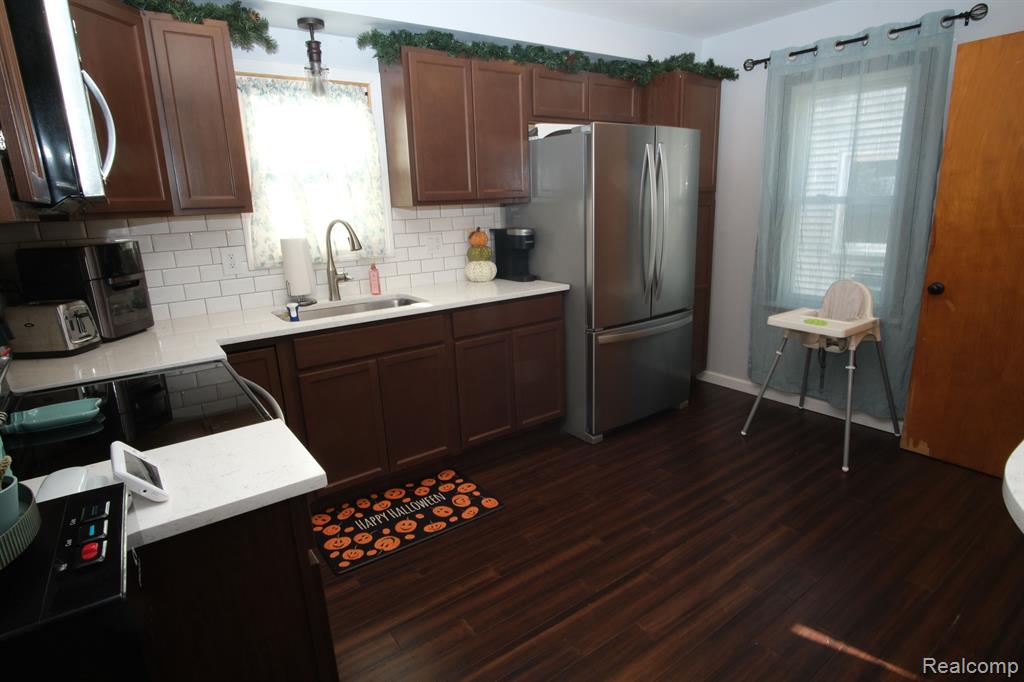 110 E Shevlin Avenue