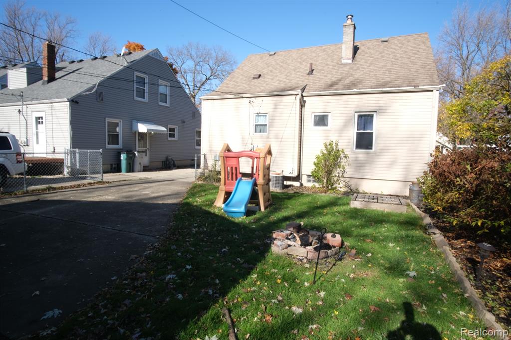 110 E Shevlin Avenue