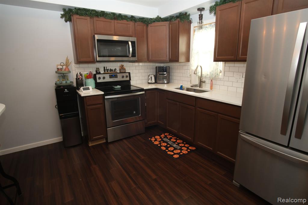 110 E Shevlin Avenue