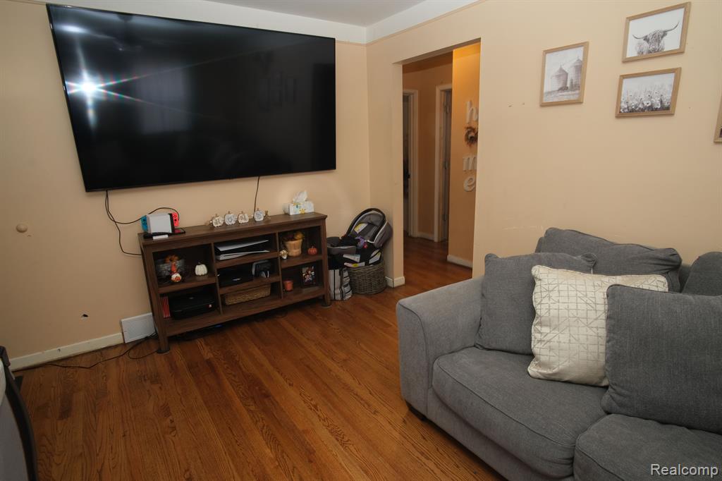 110 E Shevlin Avenue