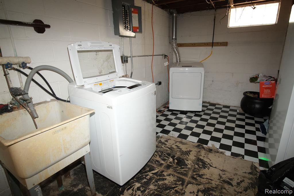 110 E Shevlin Avenue