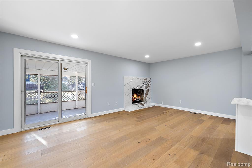 2170 Stratford Drive