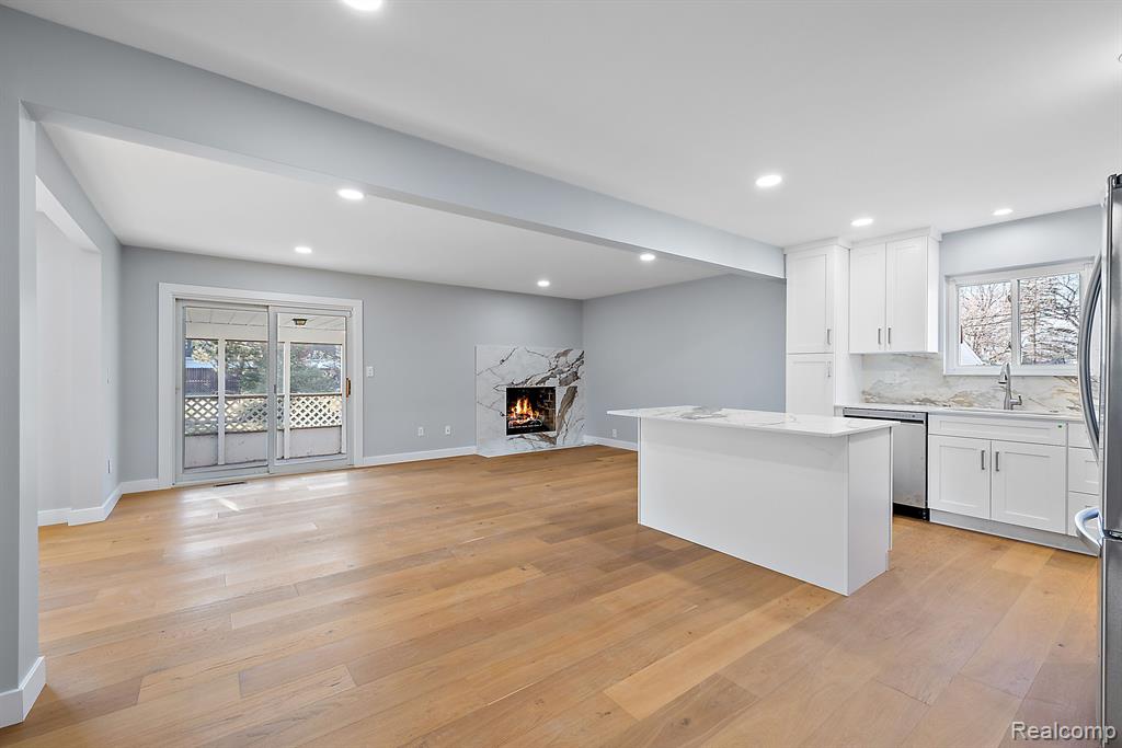 2170 Stratford Drive