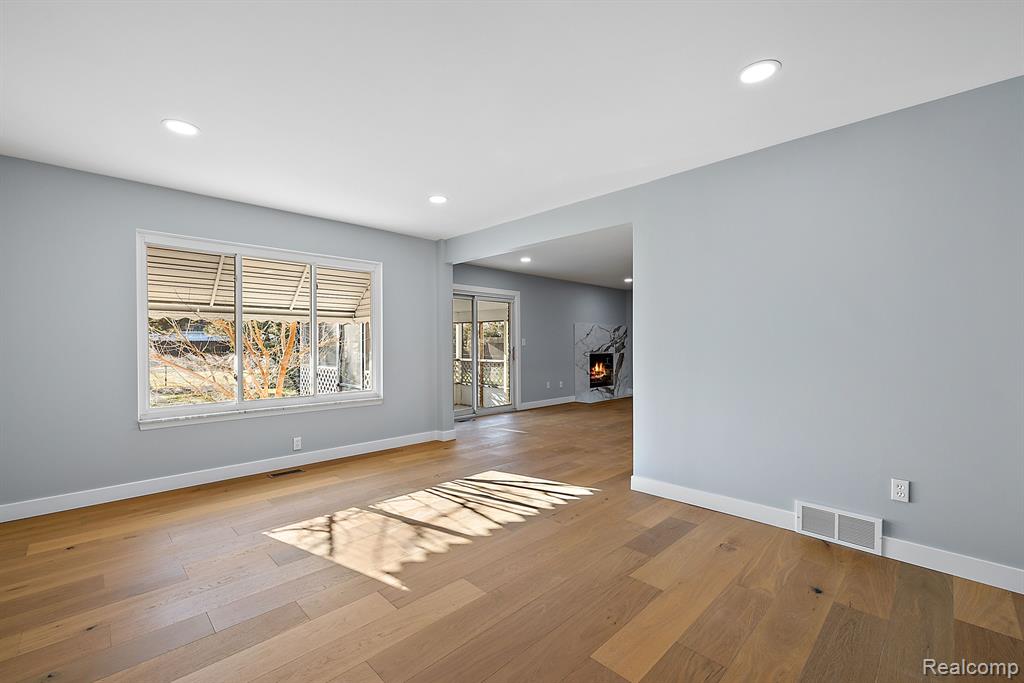 2170 Stratford Drive