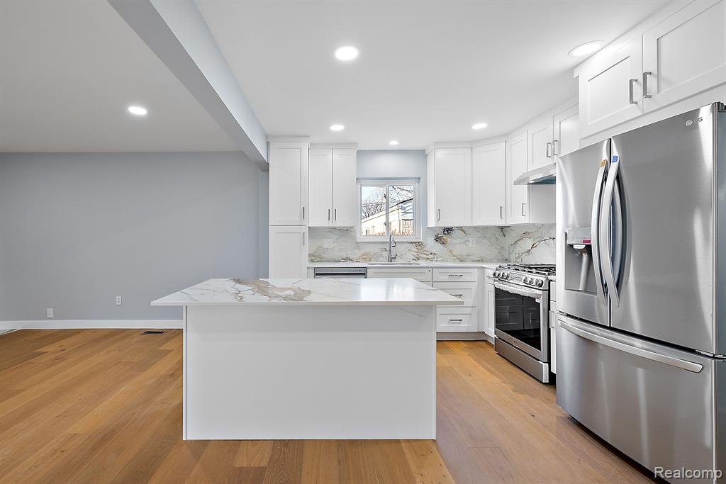 2170 Stratford Drive