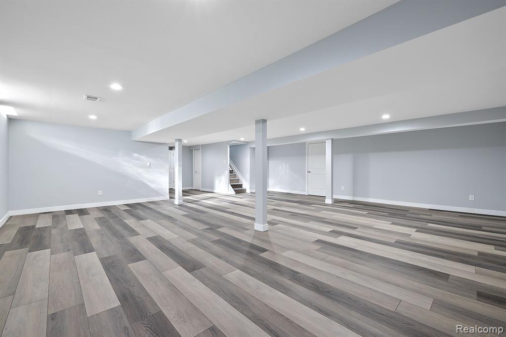 2170 Stratford Drive