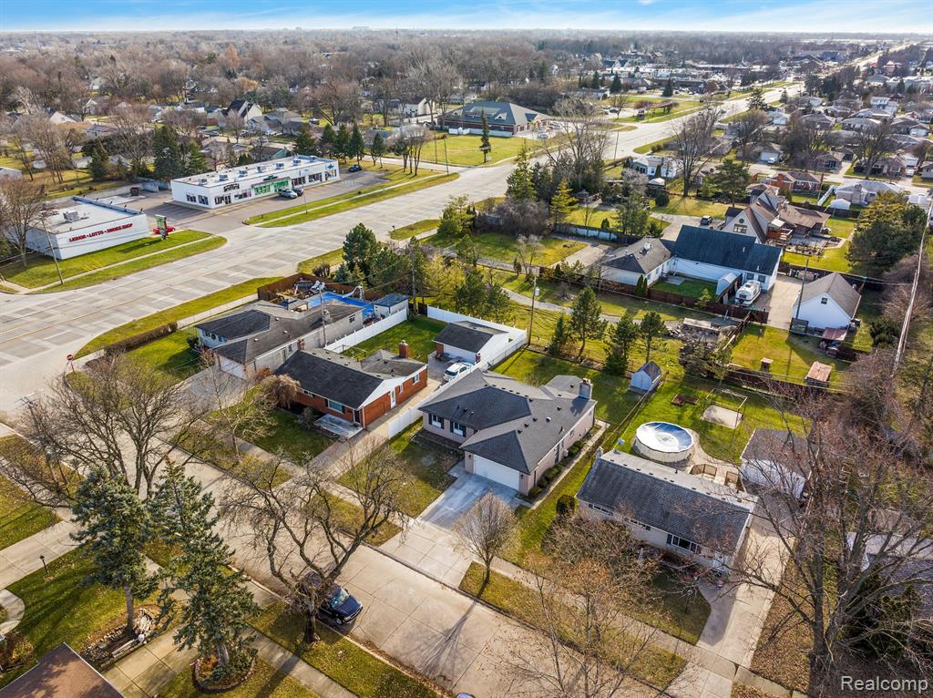 2170 Stratford Drive