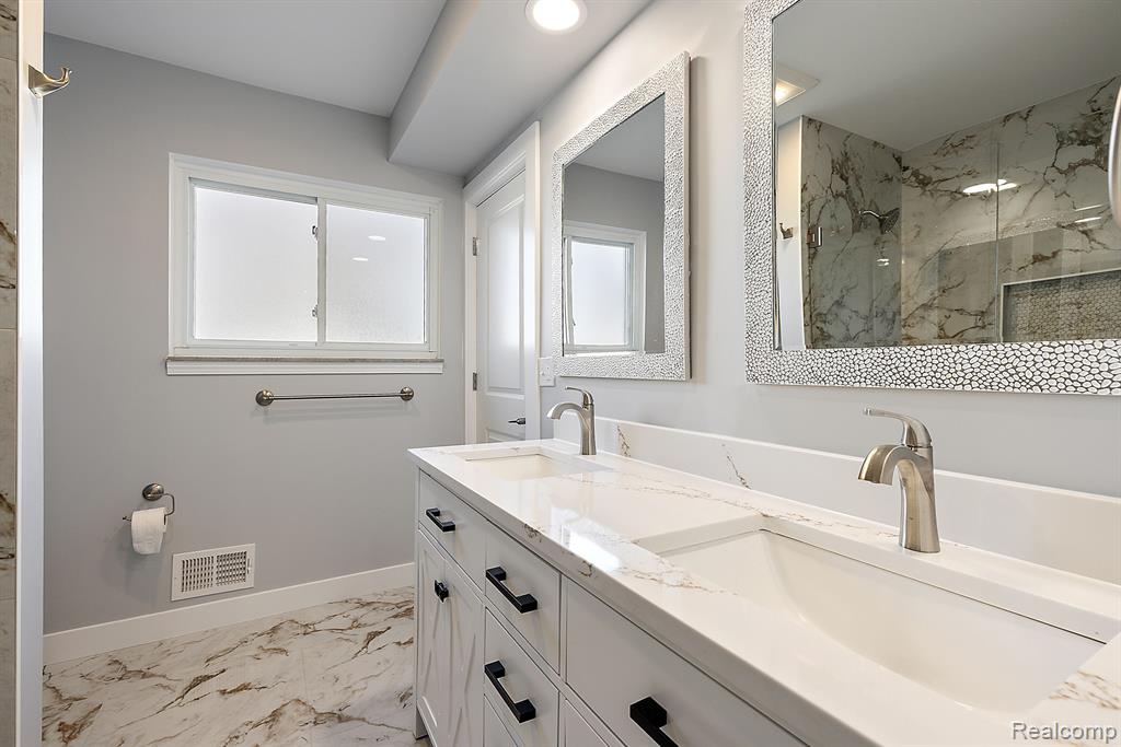 2170 Stratford Drive