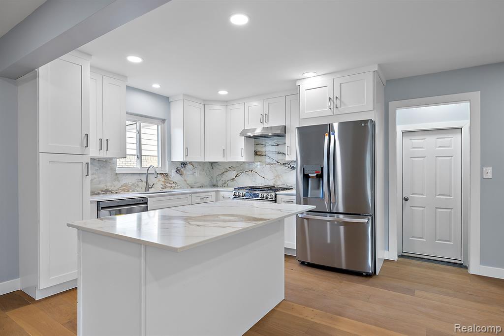 2170 Stratford Drive