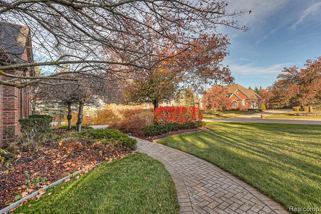 3890 Mountain Laurel Boulevard