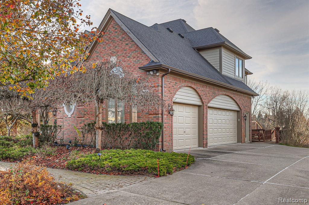 3890 Mountain Laurel Boulevard