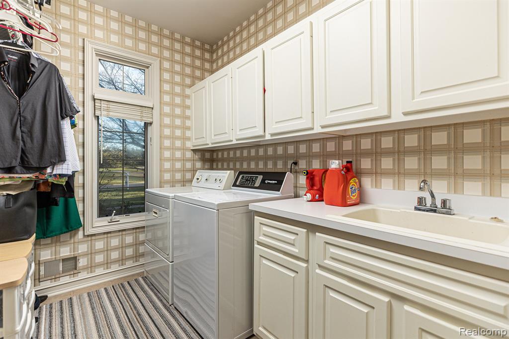 3890 Mountain Laurel Boulevard