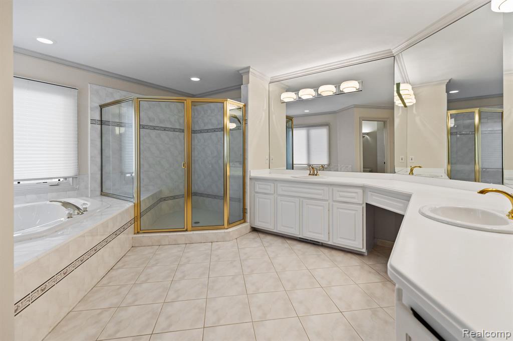 3890 Mountain Laurel Boulevard