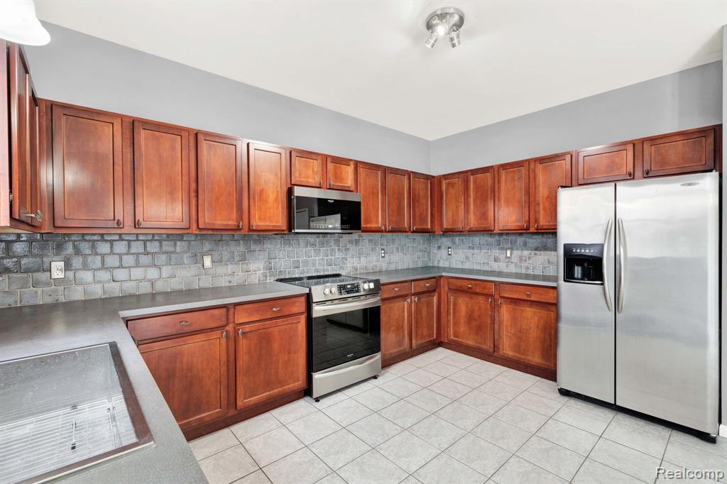 42849 Richmond Drive