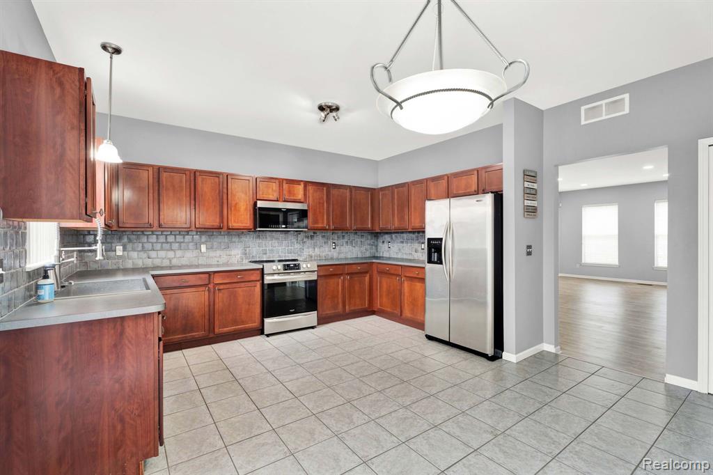 42849 Richmond Drive