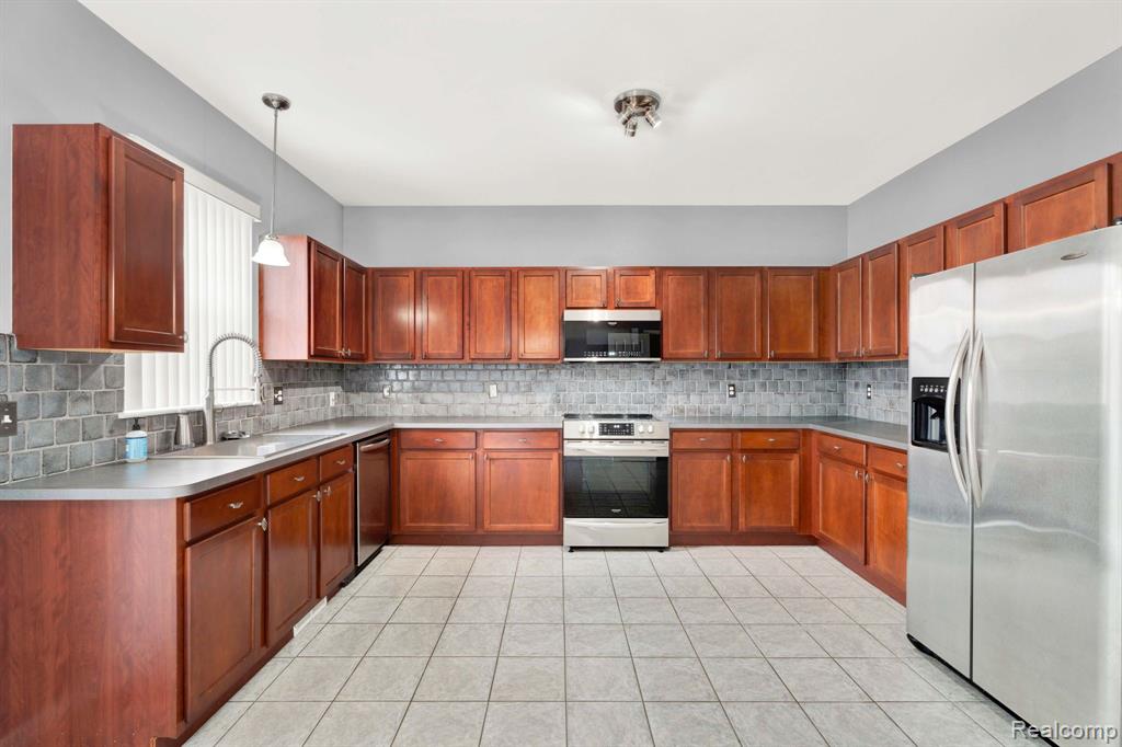 42849 Richmond Drive