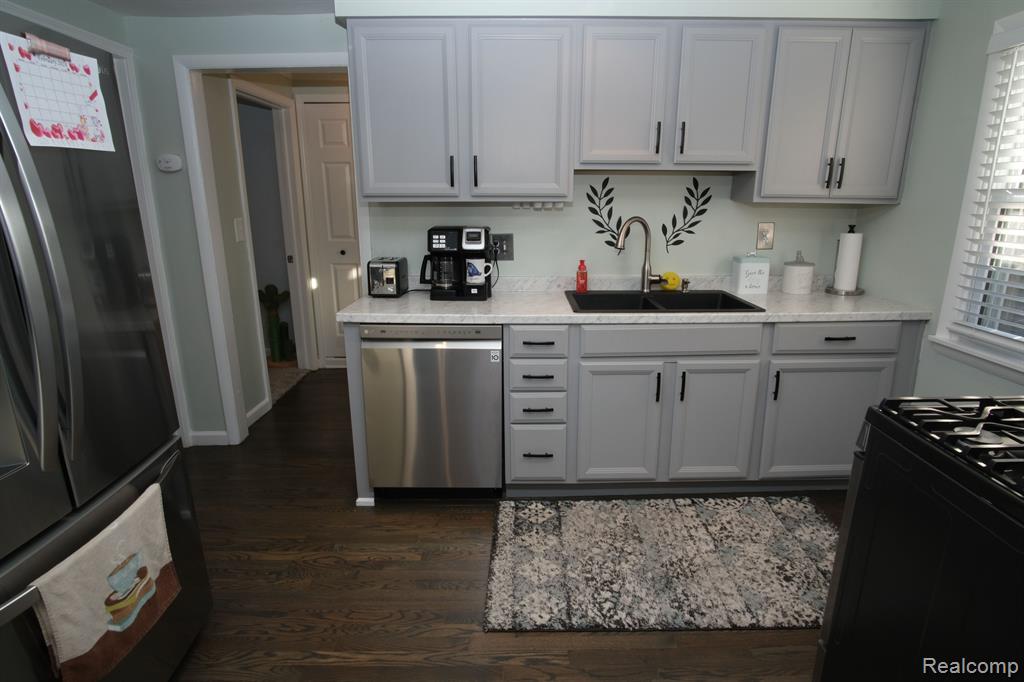 451 W Garfield Avenue