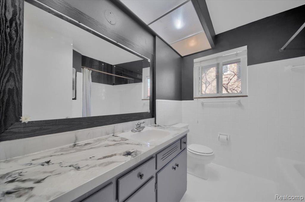 19907 Edmunton Street